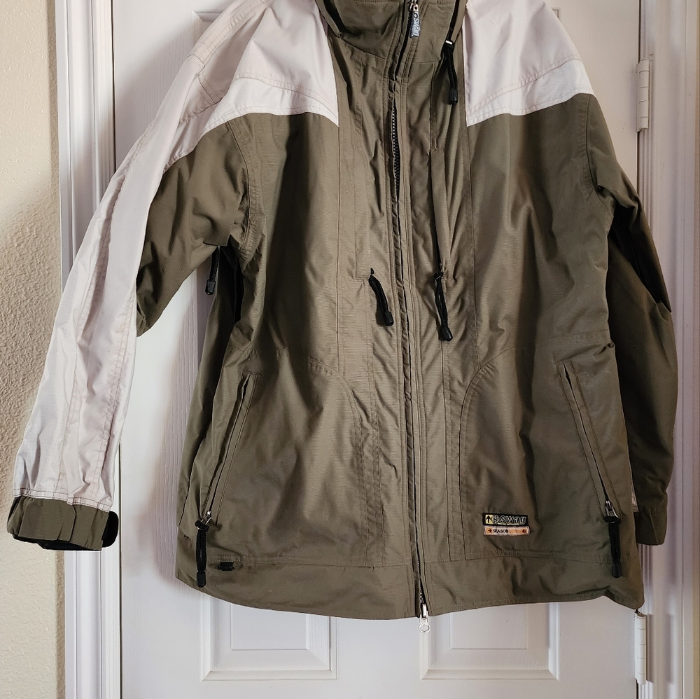 Detachable hooded ski/snowboarding jacket with pants